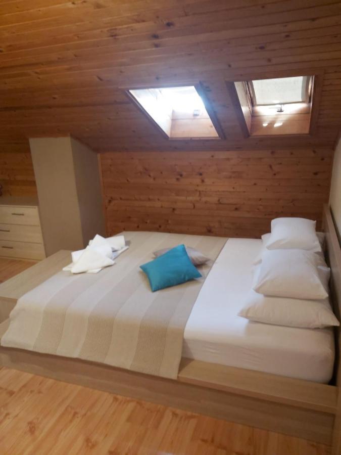 Apartments Oliva Vodice Esterno foto